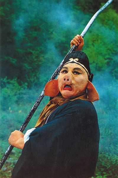 猪八戒大玩跨界 马德华拍《财迷》变夜行大盗