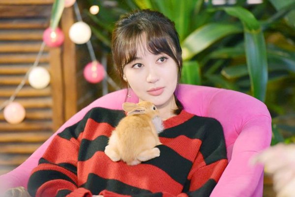 拖延女孩儿李菲儿做客《催眠大师》,柯基臀蚂蚁腰艰难选择