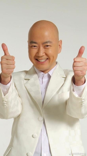 郭冬临开微博 回复评论与网友积极互动!