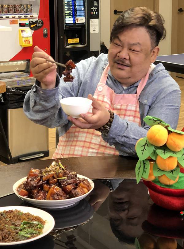 反差萌组合团年吃好玩好 林雪独门红烧肉 谭芷昀打call
