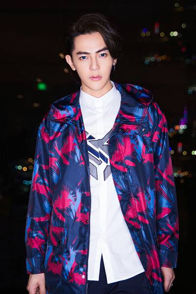 汪东城亮相男装秀帅气活力 透露单曲新剧行程满满