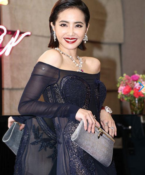 蔡依林薄纱黑裙烈焰红唇 性感妖娆诱惑