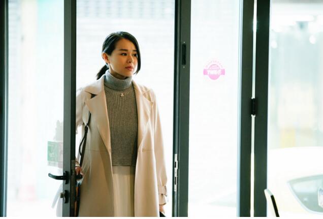 主演香港最强IP网剧 胡杏儿产后复工 惨遇无赖张继聪