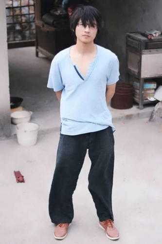 韩寒怒怼毒鸡汤 谁在利用你的焦虑赚钱?