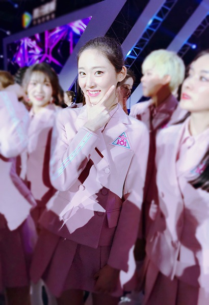 鲶鱼系少女王莫涵亮相《创造101》发布会 活力唱跳引关注