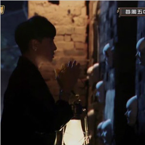 《暗夜古宅》解锁“狼人”模式 户外荒村暗藏奥秘