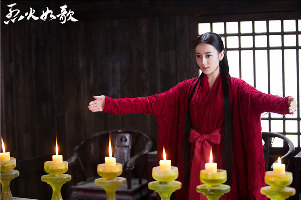 《烈火如歌》完美收官 周渝民迪丽热巴“烈火燎原”