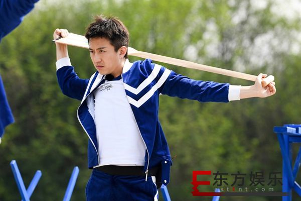 邓超《奔跑吧》“母校”集合 挑战史上最难龙舟赛