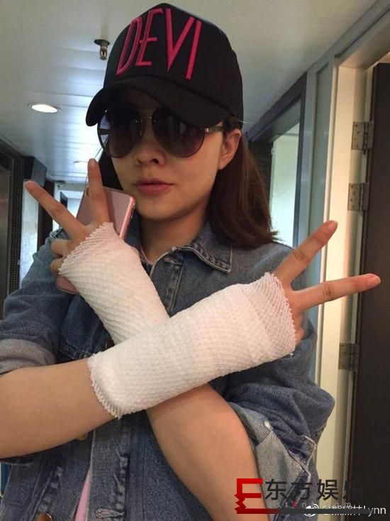 熊黛林患妈妈手 新手妈妈抱娃累的?
