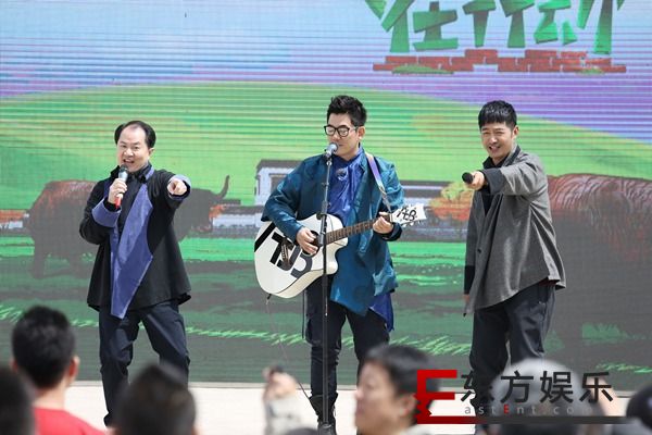 忍不住吐槽郭晓东的衣品 但歌唱得还不错