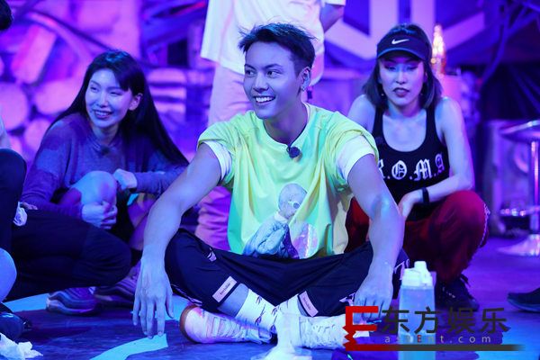 看了《热血街舞团》以后 才知道原来陈伟霆是这样的人