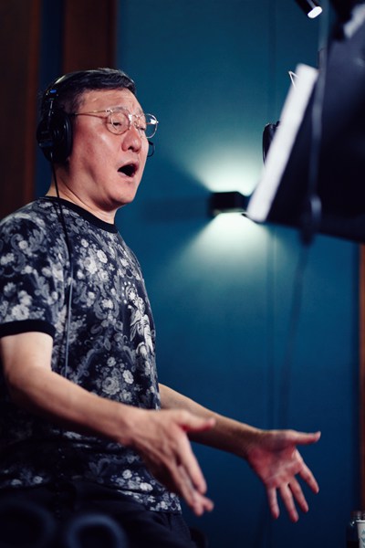 韩磊为江城而歌 《在此》唱出了气壮山河之势