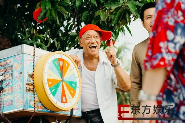 电影《疯狂这一年》6.15上映 高水准喜剧亲情片引期待