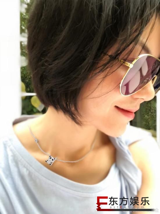 王菲项链李嫣设计 小小年纪天赋十足!
