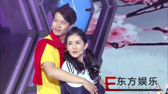 魏大勋自己染发 谢娜心疼给他发红包!