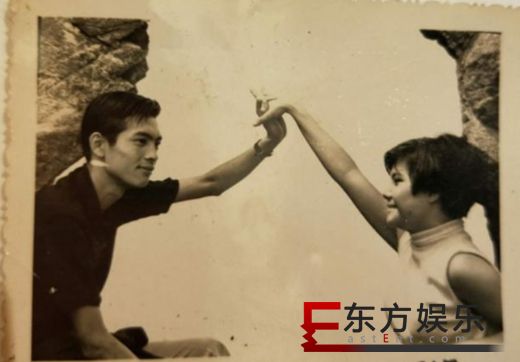 陈伟霆晒父母旧照 看看男神遗传了谁?