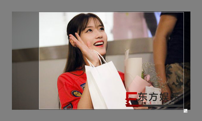 创造101陈意涵凌晨抵京 粉丝热情前呼后拥