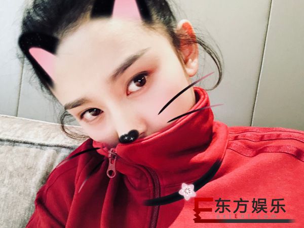 宋祖儿社交平台晒自拍 新宠玩偶来历引猜测