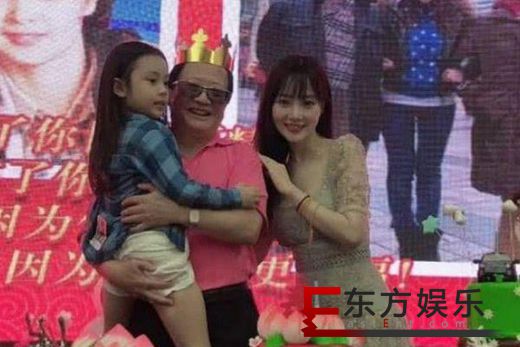 李小璐携甜馨为父庆生 却不见贾乃亮身影!