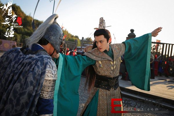 “萤火虫”CP组团深夜大秀 《媚者无疆》汪铎成“仙”系高手