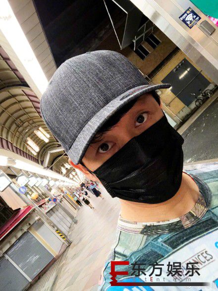 潘粤明报平安 自曝遇台风时躲快餐店!