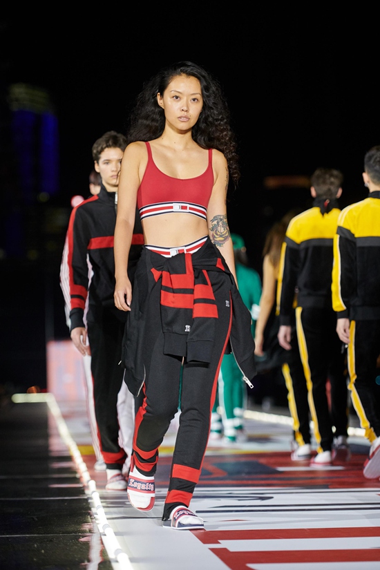 Mia Kong()μTOMMY HILFIGER 2018＾