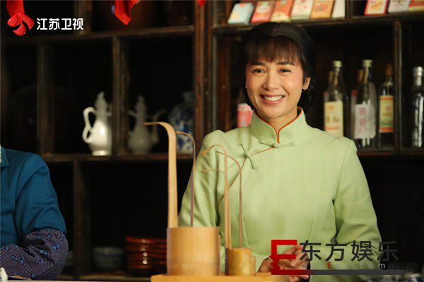 蒋雯丽《正阳门下小女人》演绎女强人风范,小酒馆见证大时代