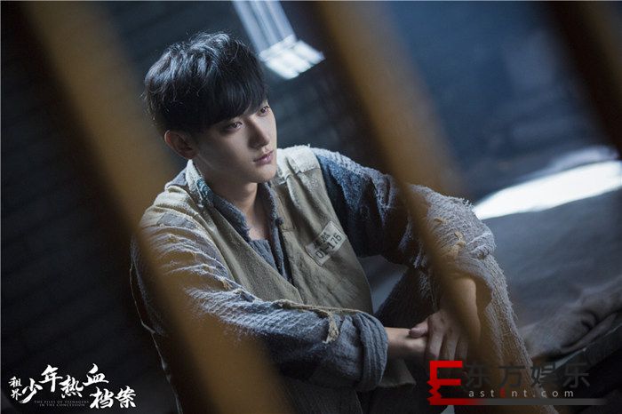 《租界少年热血档案》首曝“暗涌”版剧照 众角色“眼技”满满引遐思