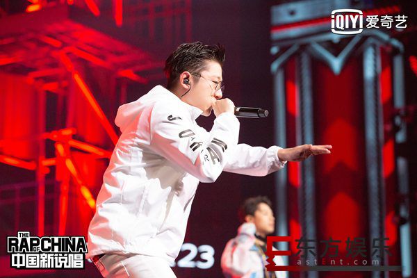 《中国新说唱》年度屠榜金曲再燃舞台 总决赛首轮那吾克热拔头筹