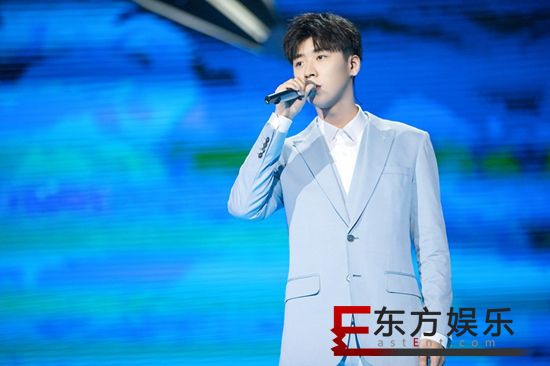 王博文《乐享汇》新唱《弯弯的月亮》 改革开放40年致敬经典