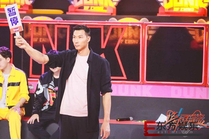 《这就是灌篮》半决赛激烈对抗 李易峰郭艾伦队疑将团灭