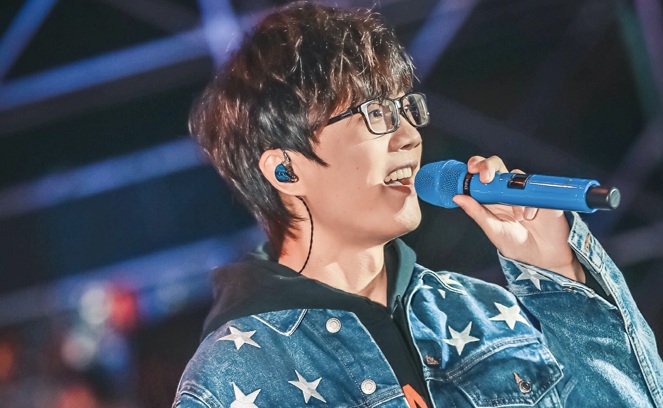 许嵩双十一操心粉丝“剁手” 合肥国潮音乐节“许撩撩”在线宠粉