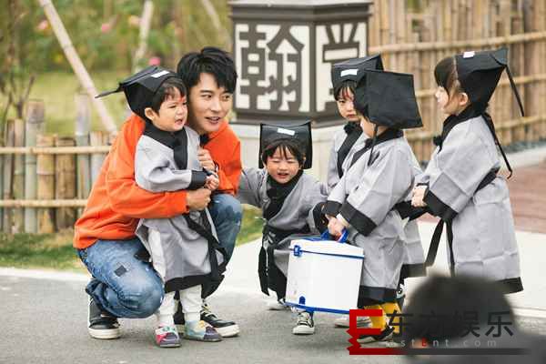 张丹峰国学课堂被“罚站”? 杜海涛《爱上幼儿园》被妈妈“催生”