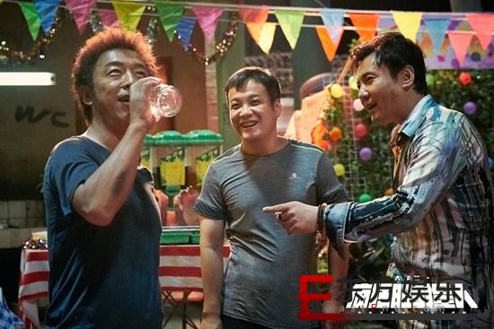宁浩《疯狂的外星人》预告暗藏玄机 “坏猴子”征战春节档