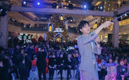 邢昭林被保安围住 保安人数比粉丝还多是真的吗?