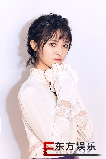 沈月登湖南卫视跨年演唱会 献唱《告白气球》甜美动人