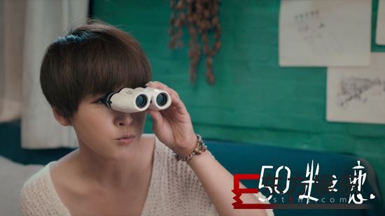 电影《五十米之恋》曝正片片段 谢楠方力申“月球告白”成网红新姿势