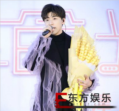 王博文《食光机》签唱会天津收官 定制礼物回馈粉丝