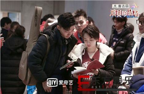 《演员的品格》赛制残酷全场泪崩,服化道精良引网友热议