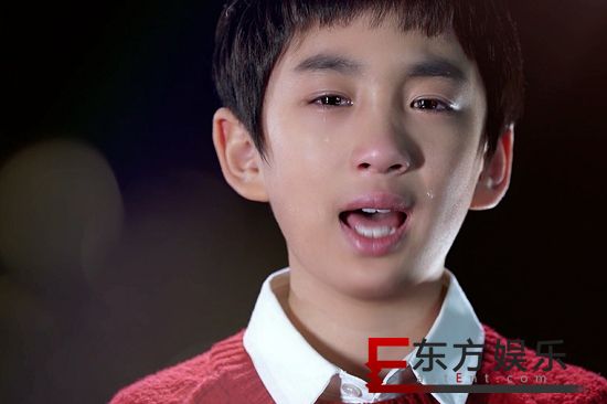8岁少年洪霆含泪演唱《爸爸妈妈快回家》感动亿人