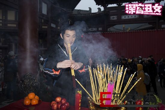 王智骞首拍网剧《深宫丑女》 “萌犬系”男友暖心上线