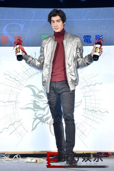 罗宏正点亮太阳朝「音乐」「电视」「电影」全方位发光热
