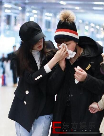 张天爱帮摔倒粉丝止血 太子妃真是暖心哇!