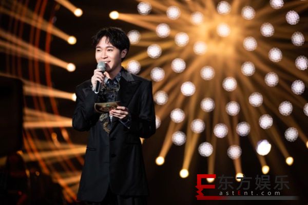 吴青峰《歌手》2019第八期《地心》再次直击听众内心