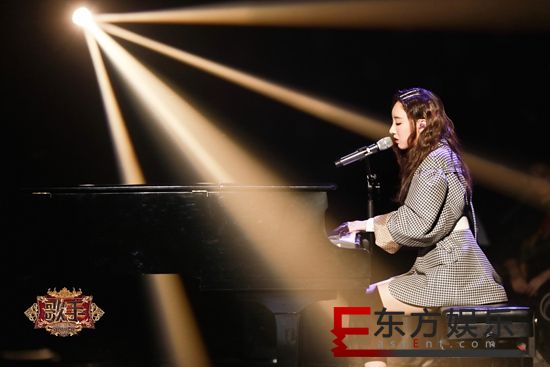 许靖韵迎战《歌手》踢馆资格赛 孟美岐李子璇组成打call小分队