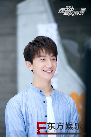 牛骏峰演而优则唱?《夜空中最闪亮的星》演绎“贫民窟男孩”