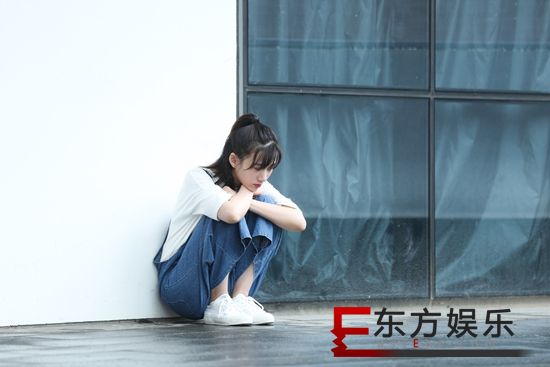 徐悦《青春斗》再现原生家庭问题 被母亲剪身份证烧通知书