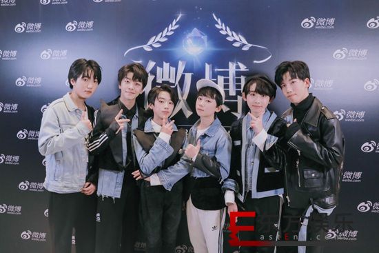 中国实力少年团BOY STORY惊喜亮相微博星耀盛典