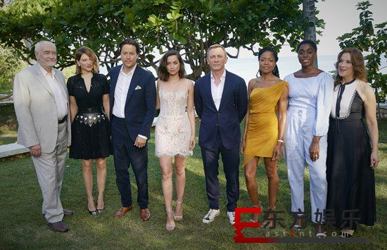 007系列第25部电影于牙买加举行开机仪式 丹尼尔·克雷格携众主创回归