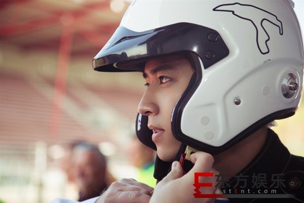 陈若轩比利时摇变赛车手 欧罗巴之旅丰富多彩